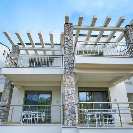 Athina Palace Luxurious Appartments Потос Екстериор снимка