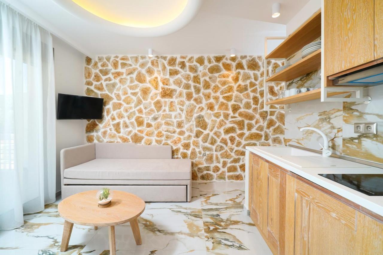 Athina Palace Luxurious Appartments Потос Екстериор снимка