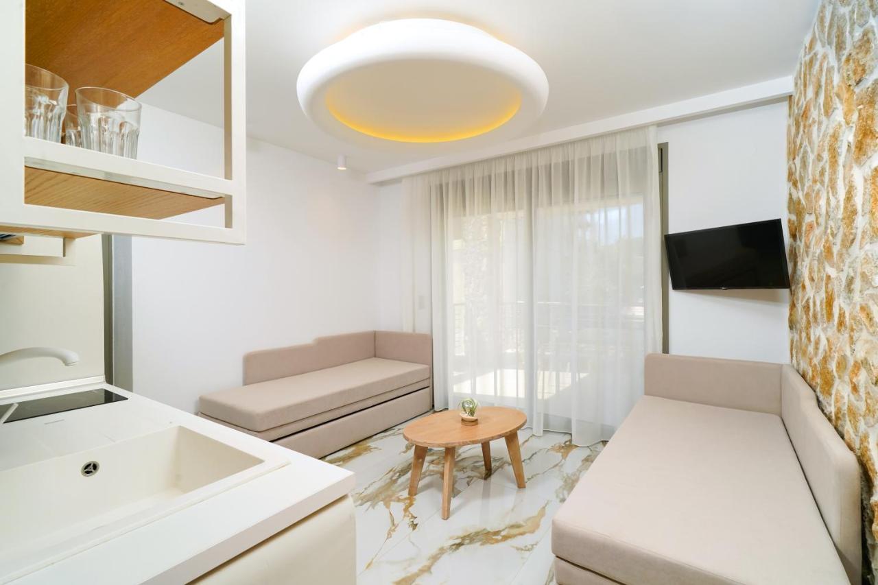 Athina Palace Luxurious Appartments Потос Екстериор снимка