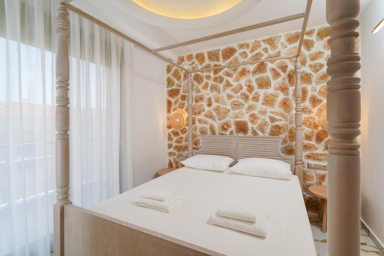 Athina Palace Luxurious Appartments Потос Екстериор снимка
