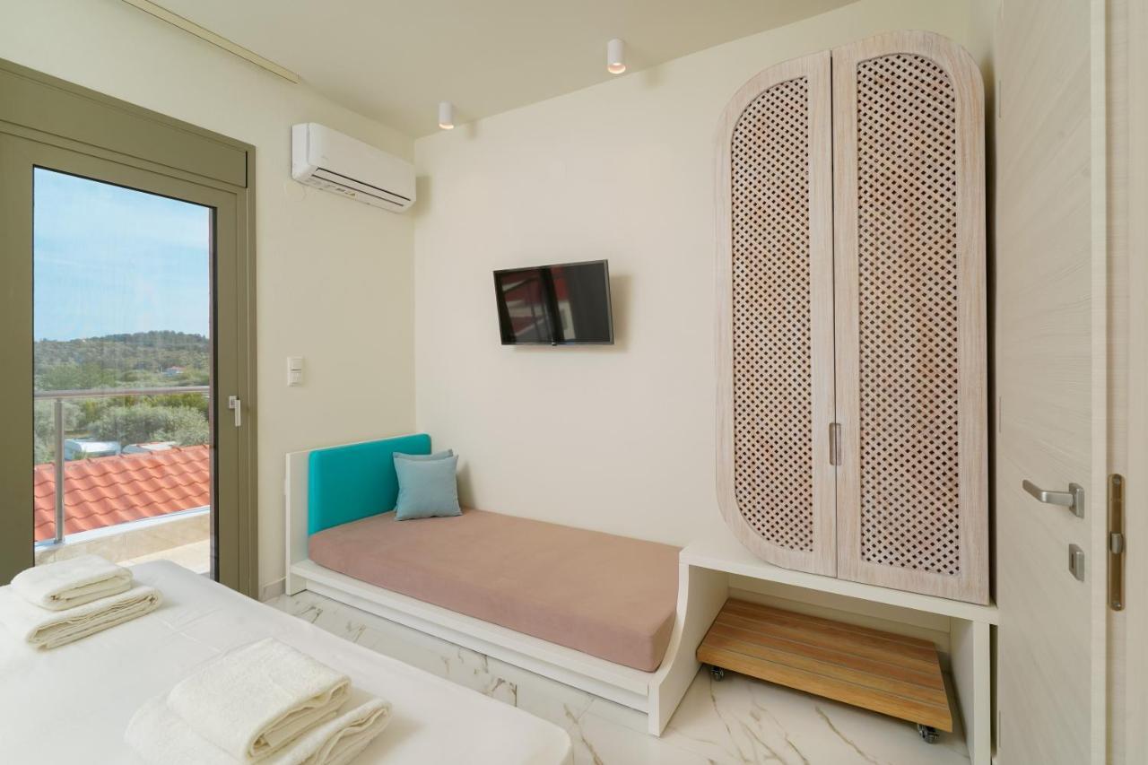 Athina Palace Luxurious Appartments Потос Екстериор снимка